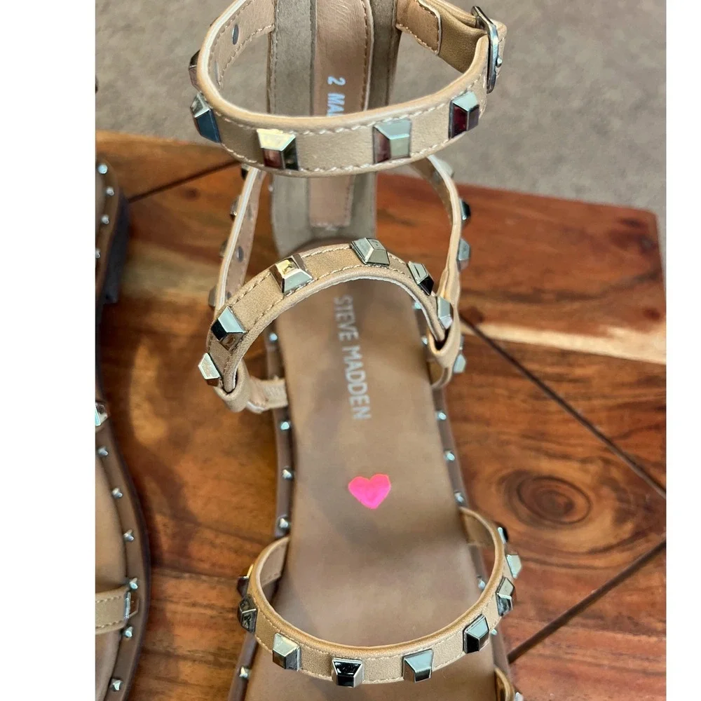 Steve Madden JTRAVEL Tan Studded Gladiator Sandals Girls Size 2‎ NWB